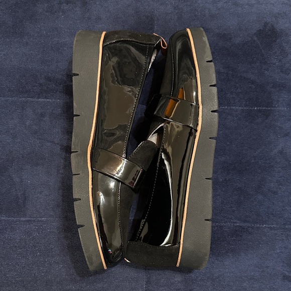 Dr. Scholl's Black Patent Leather & Suede Loafers - Picture 5 of 10